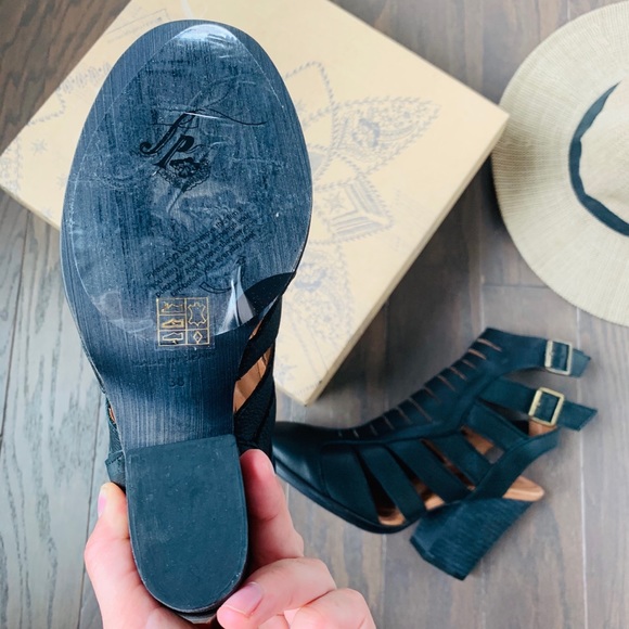 NEW! Free People made in Spain Hayes leather boot - Picture 5 of 5